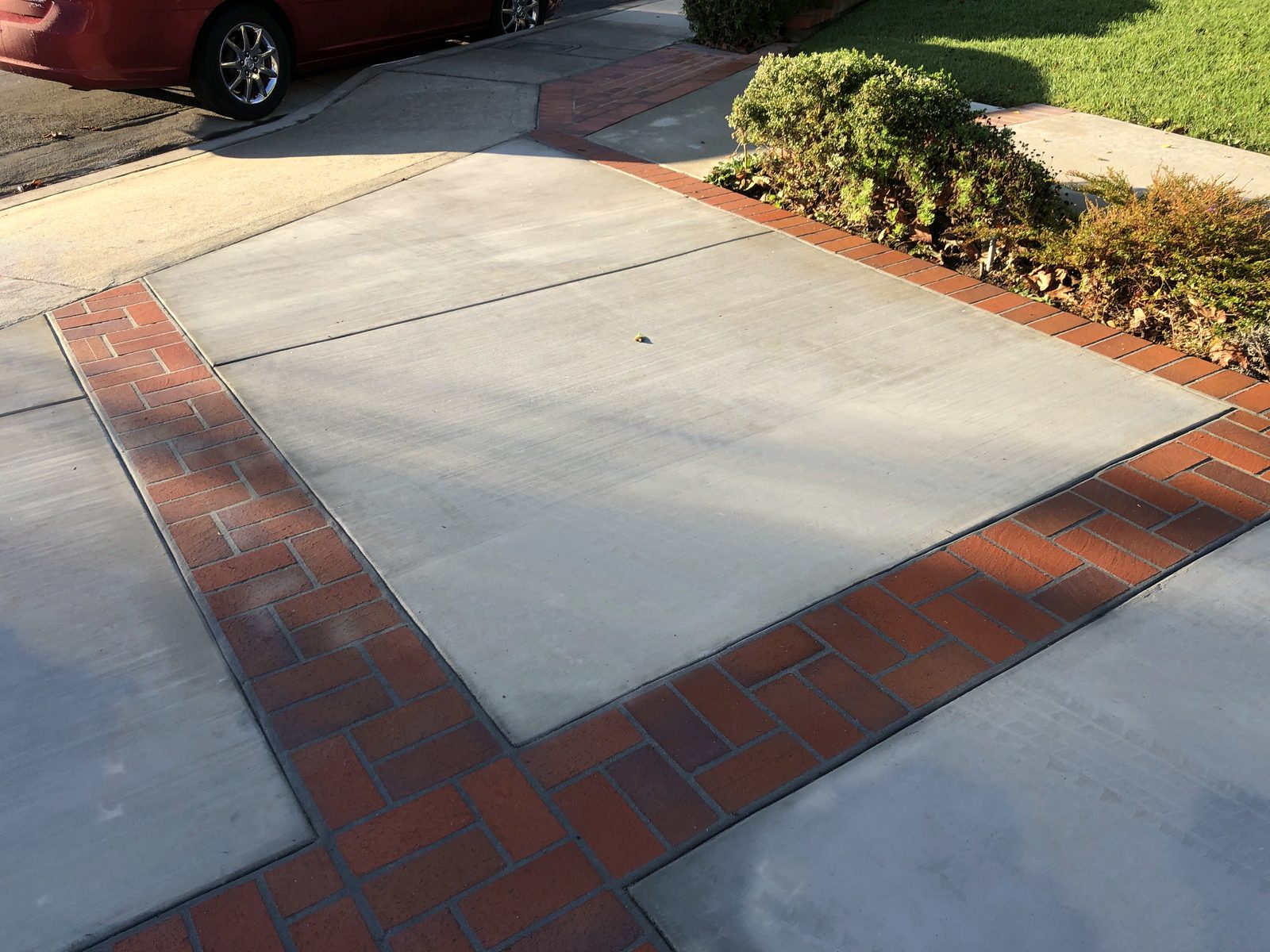 New concrete driveway by Driveway Masters in Anaheim, CA