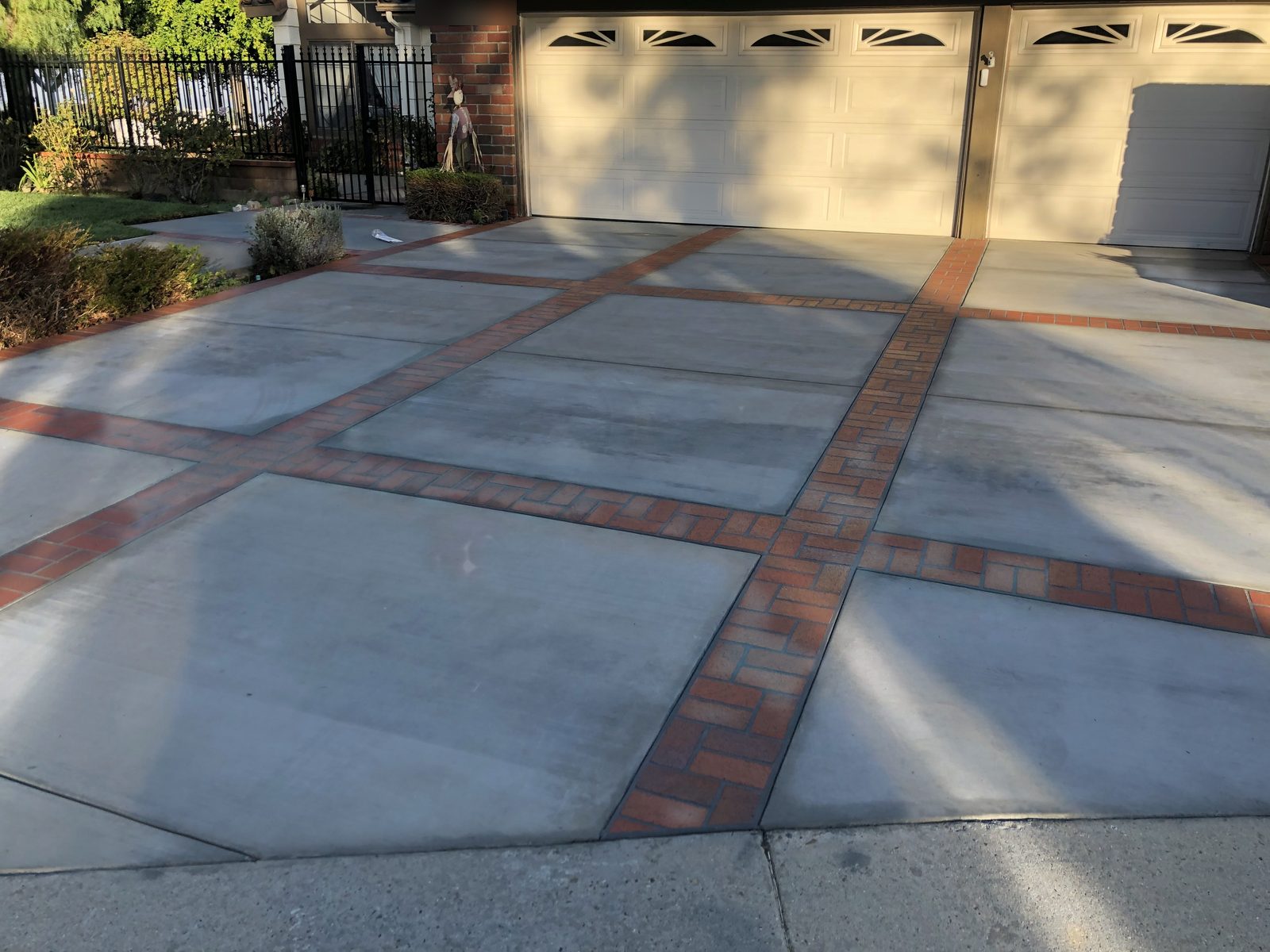 New concrete driveway by Driveway Masters in Anaheim, CA