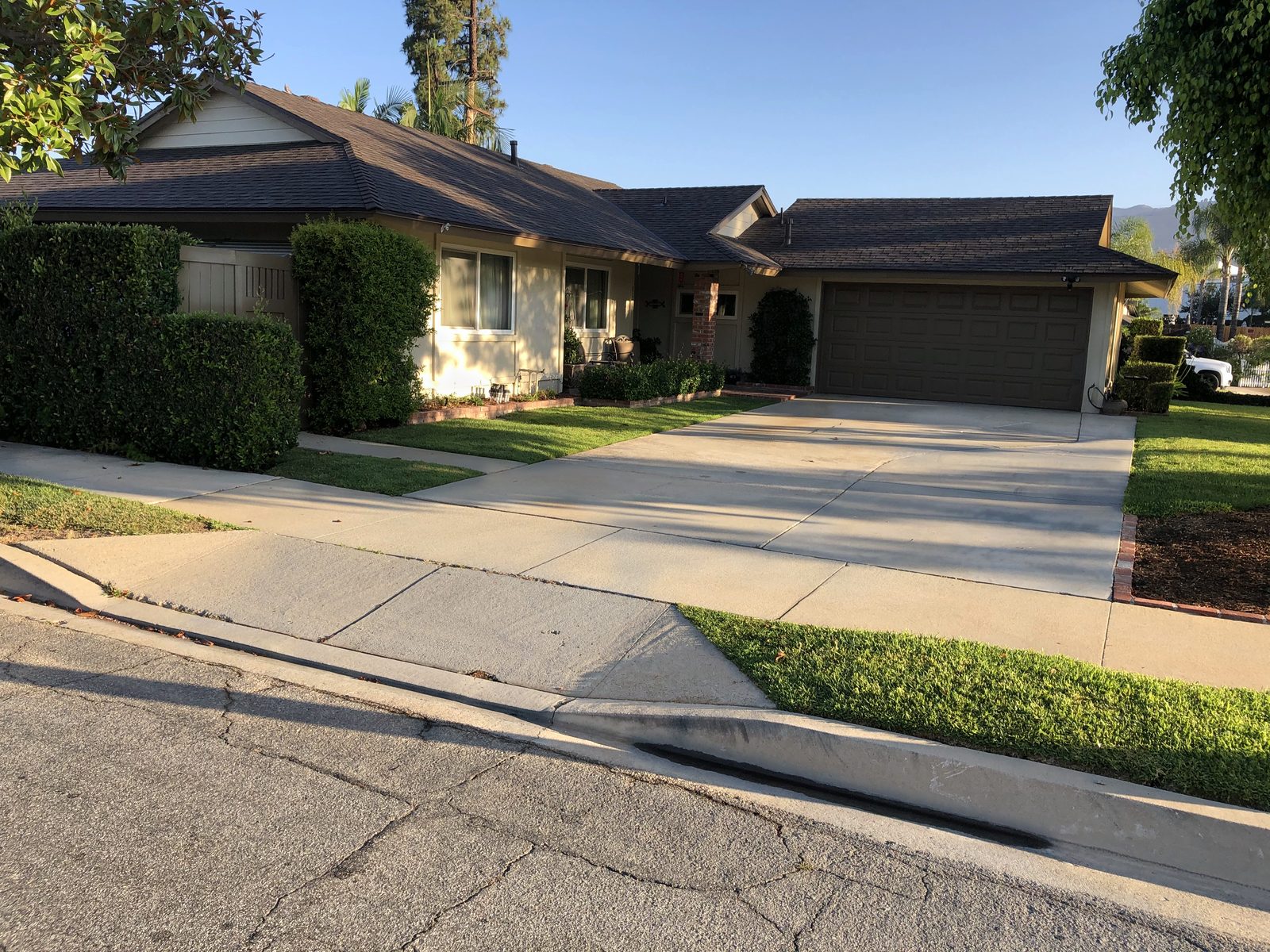 Concrete driveway by Driveway Masters, serving Azusa, CA