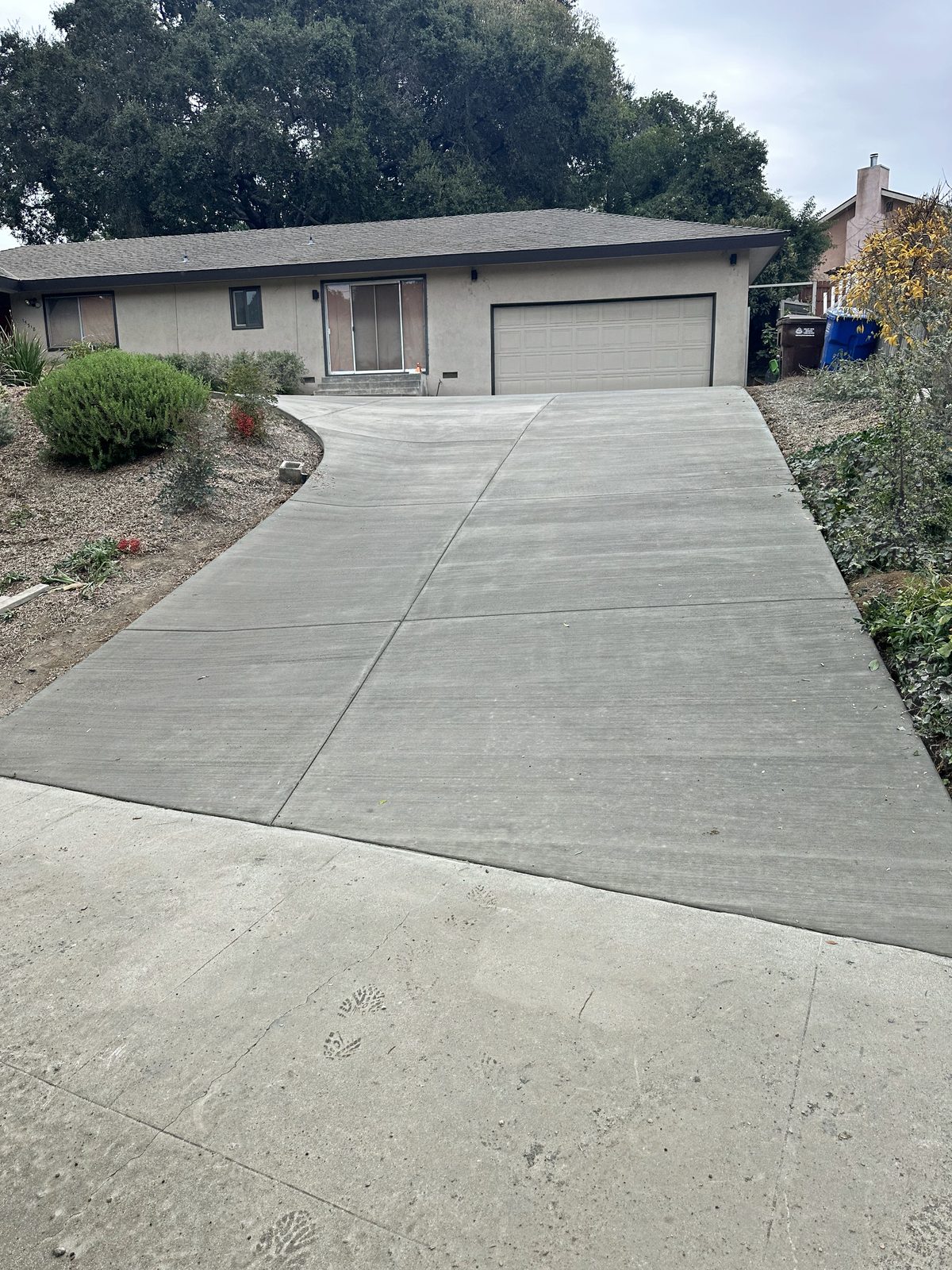New concrete driveway by Driveway Masters in Hacienda Heights, CA