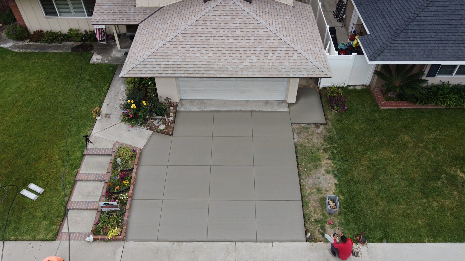 New concrete driveway by Driveway Masters in La Habra, CA