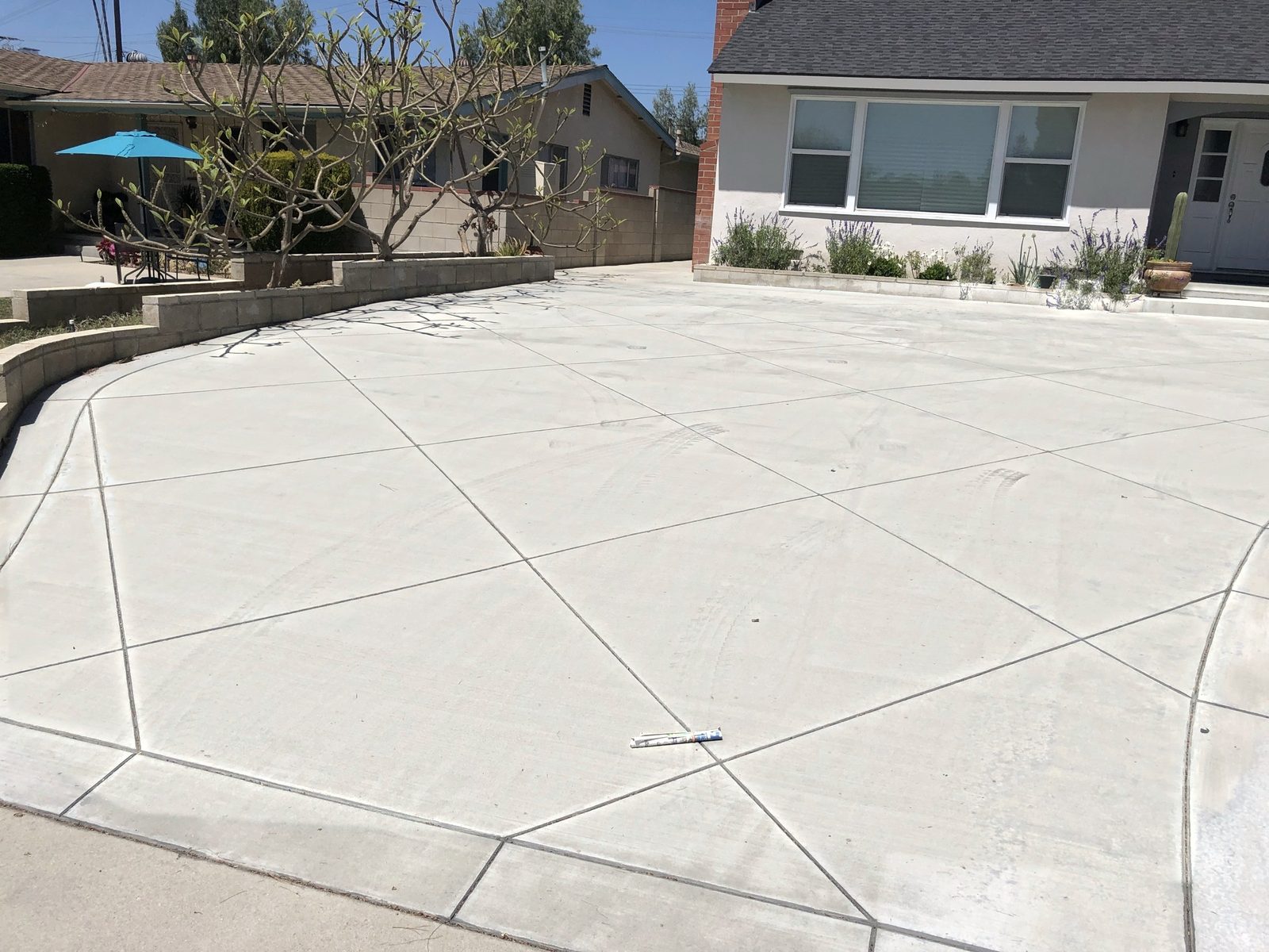 New concrete driveway by Driveway Masters in La Mirada, CA
