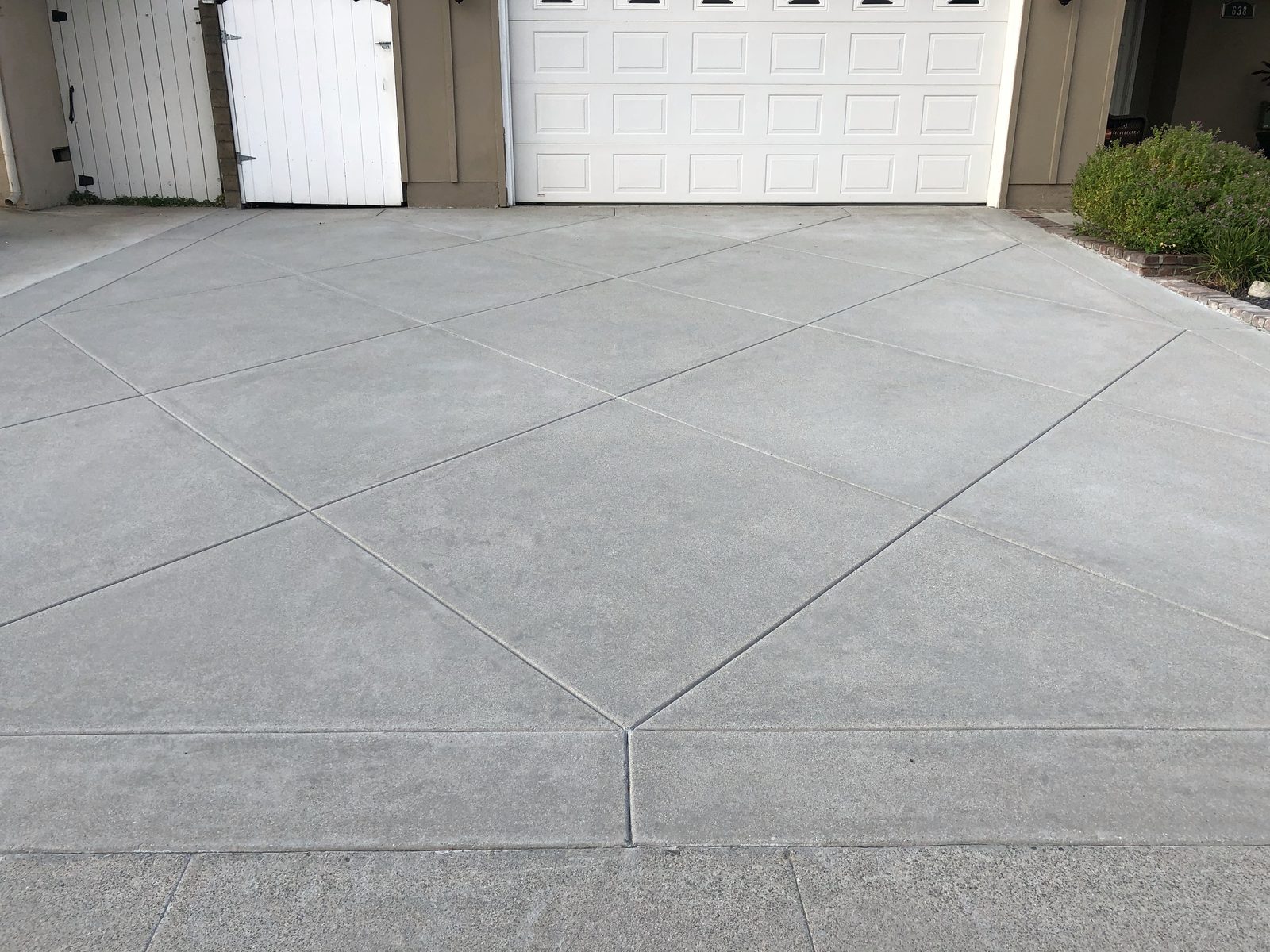 New concrete driveway by Driveway Masters in Placentia, CA