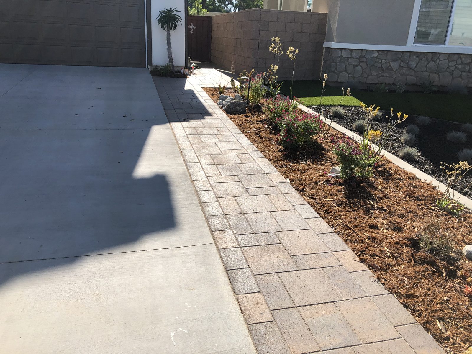 New concrete driveway by Driveway Masters in Santa Ana, CA