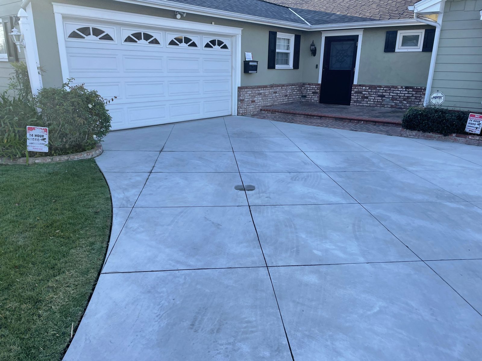 Concrete driveway by Driveway Masters, serving Seal Beach, CA