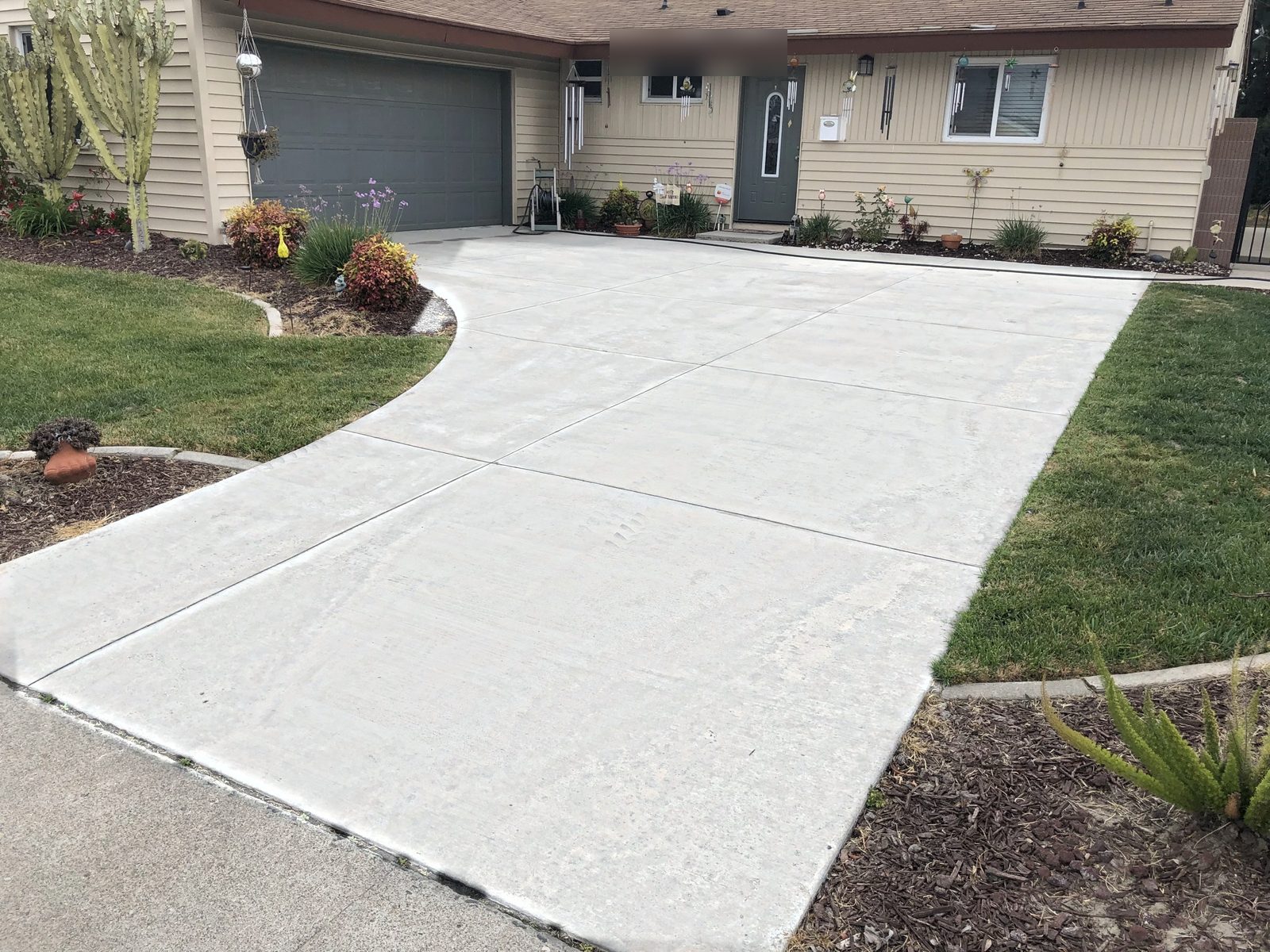 Concrete driveway by Driveway Masters, serving Seal Beach, CA