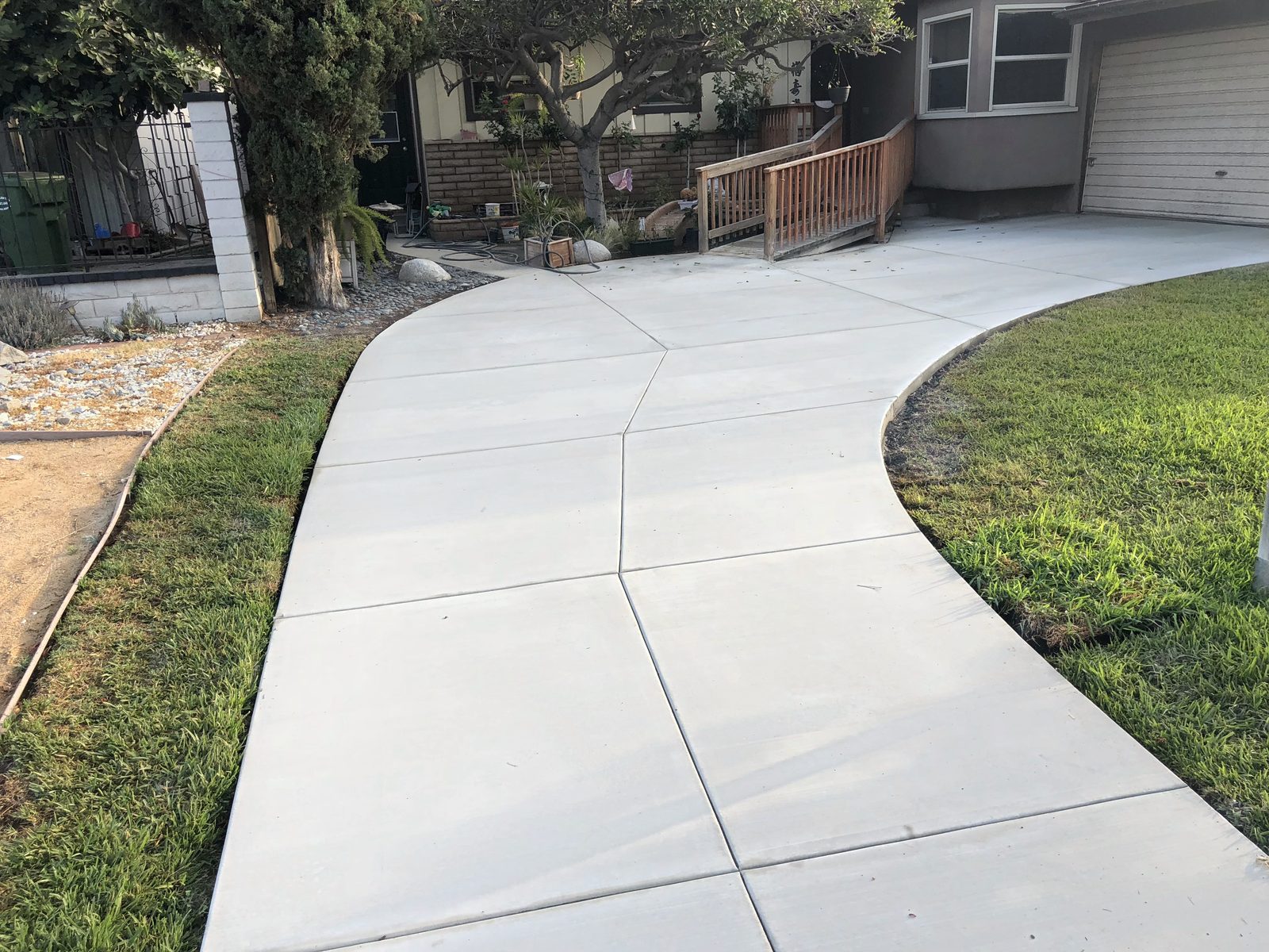 New concrete driveway by Driveway Masters in Whittier, CA